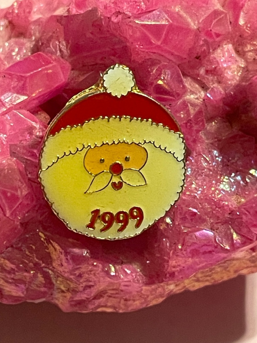 1999 Costume Santa Claus Christmas Lapel Pin #7983